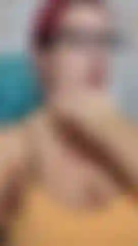 showing off my 21 week pregnant belly then rubbing lotion all over my belly.  My belly is so BIG already! AUDIO! 21 weeks pregnant!