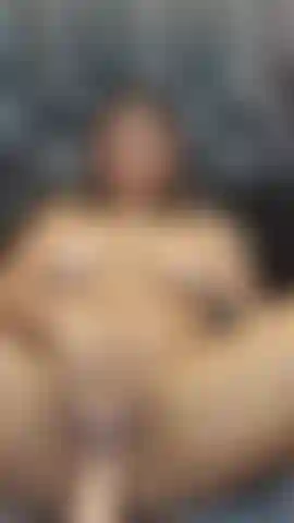 Pussy hairy , masturbation and penetration with machine.