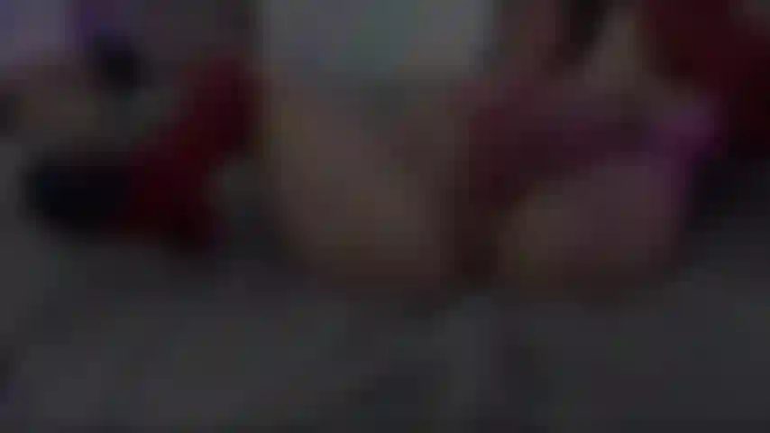 Introducing my dildo in my pussy feel so wet