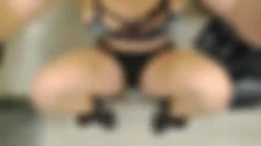 Quick peek at the gym bathroom after a horny workout