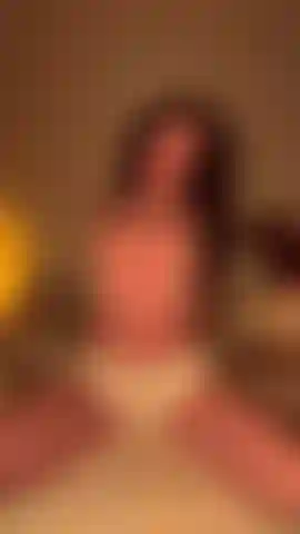 bounce tits, riding on a bed