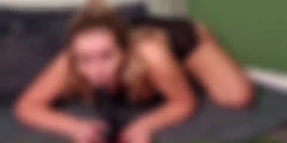 BLACK TENTACLE DILDO STRETCHES ASS OUT