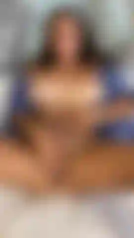 MILF plays with pretty pussy