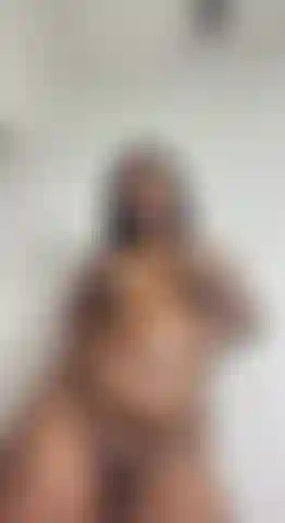 Tell me what to do and make this pussy yours 😳