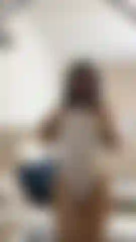 Do you want to be my mirror today?  I got playful in front of the glass and recorded the entire process so you don't miss a single movement. Get ready, because this angle is addictive.