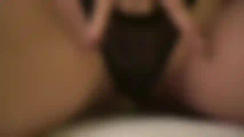 play with my pussy !!!!