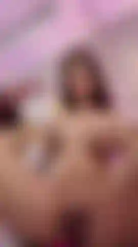 Dayana is horny!!