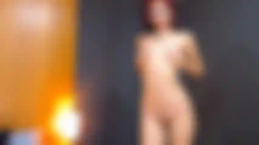 PUT OIL IN MY SEXY BODY + SPREAD MY ASS
