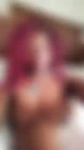 Bare naked pink pussy worship.