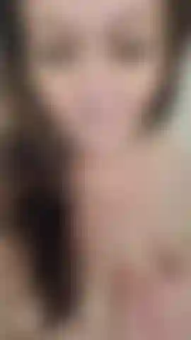 Get wet, a lil Shower with Dixie