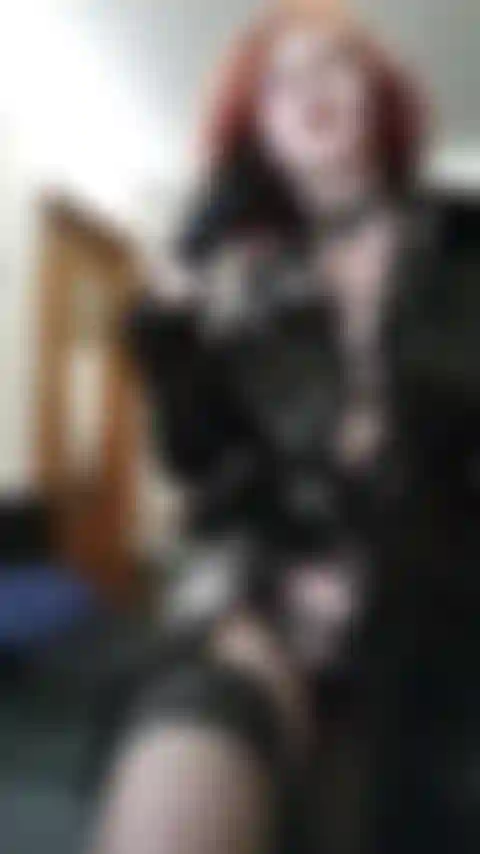 Dominatrix wants to own YOU. Dirty talk, service, face riding, boot licking.