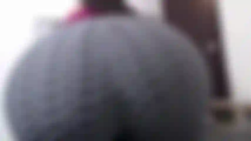 Worship my ass in leggins.