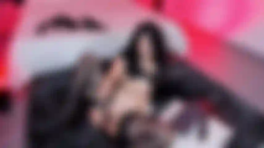 keep your eyes on me while I fuck my pussy