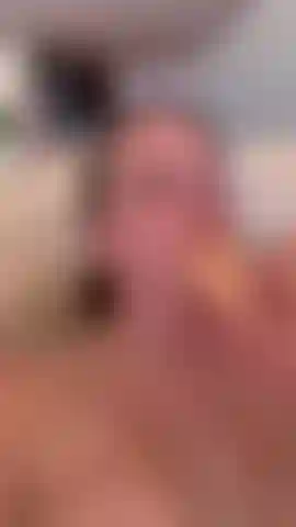 Sucking and licking your dick underwater in the bath. Includes tit wank , lots of eye contact until you cum down this sluts throat ..
5 mins long video