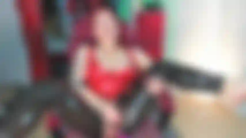 Huge squirt in black latex leggings and red latex top