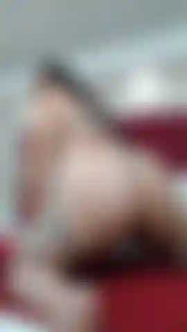 Shake shake my big and horny ass