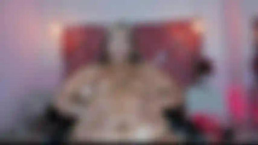 Show oiled-up tits.