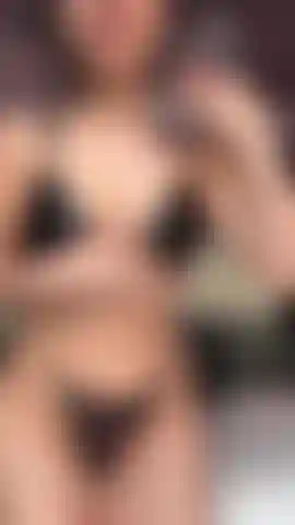 Oiling up my abs, ass & wet look bra.