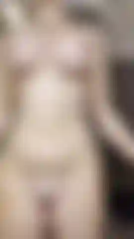 showing off my nude oiled body