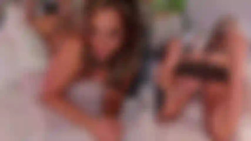 FACE DOWN ASS UP DUAL VIEW FUCK MACHINE GOLD SHOW 06.04.24 - That's the way we like to fuck! Pull my thong to the side and I'll give you a blowjob too. Make me cum hard on your cock!