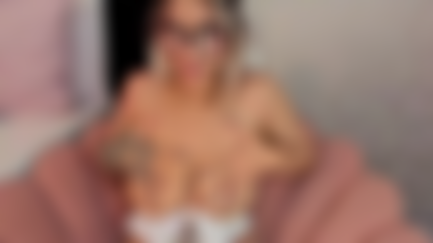 Let yourself be carried away by the heat of my big tits on your cock the sensation is an infinite pleasure and it makes me wet to feel your hot milk running through them.