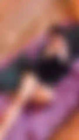 Slow moments, soft smoke and a dangerously calm energy I love to tease with silence, eye contact and that feeling you can’t explain… 😏