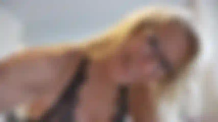 I just love giving a hand job, this one was particularly fun ;)