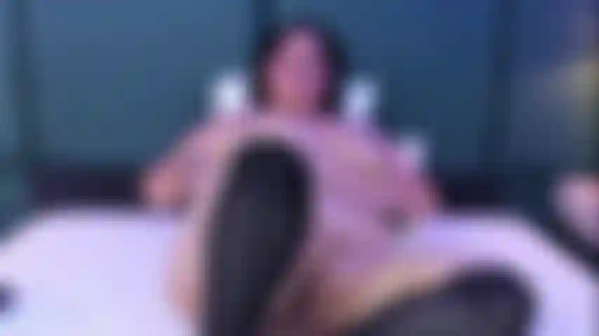 Beautiful bbw enjoy your wet body with your fast fingers.