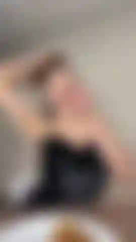 Eating cake… talking to you… and suddenly I forget I’m not supposed to be naked…