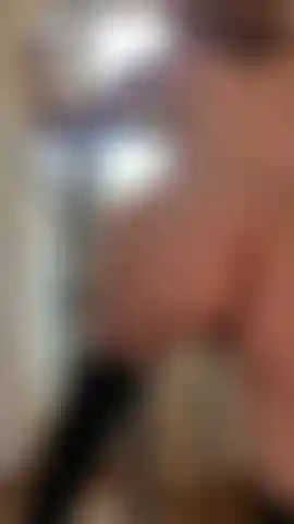 beautiful bouncing butt cheeks on a cross trainer