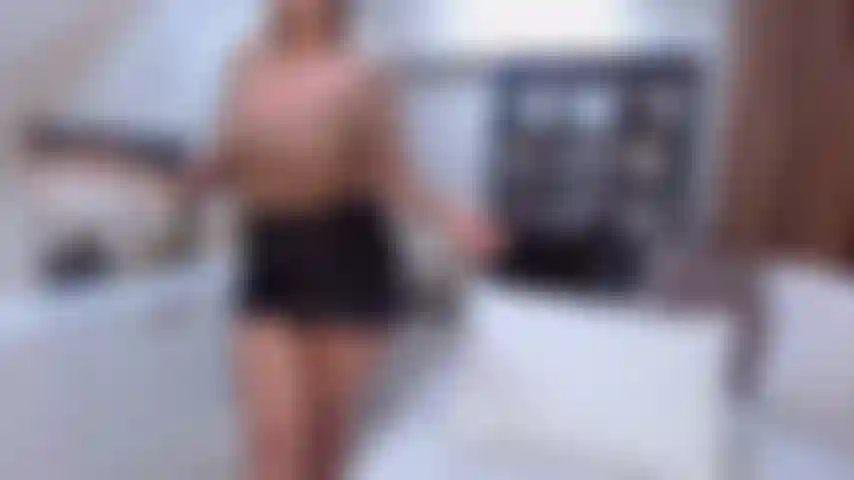 Playing with my curvy booty// Private session vid for Marc