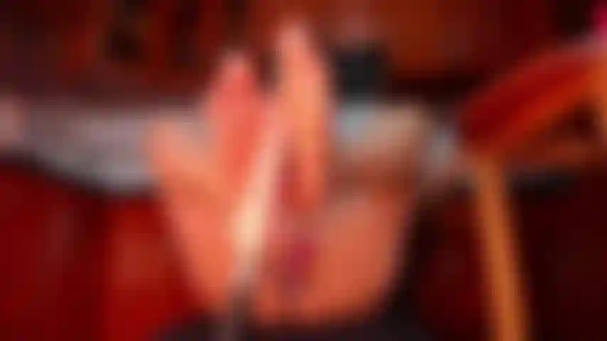 COOK WITH HER FUCKING MACHINE MASTURBATES THE DILDO WITH HER AND YOU DO A BLOW JOB