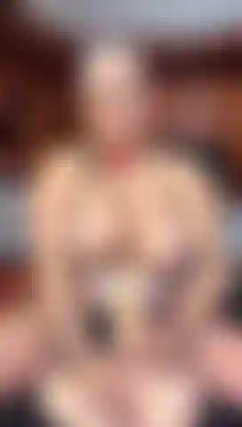 I masturbate the torso with my hands and my tits