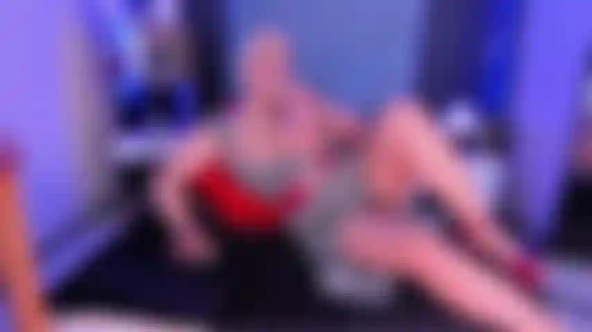 I SUCK MY DILDO AND MY MATURE PUSSY GETS WET