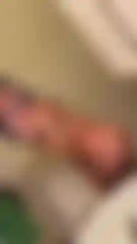 Davanti allo specchio senza vestiti