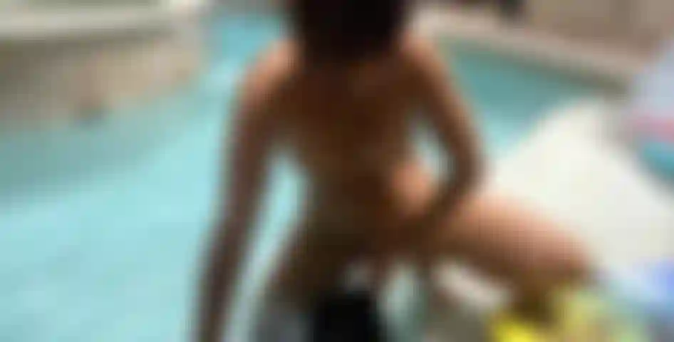 FUCKING MYSELF IN THE POOL ON SUNSHELF