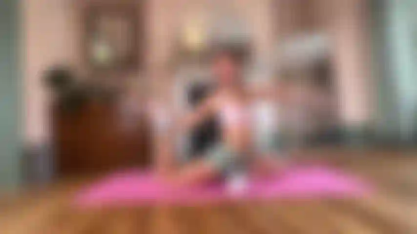 Flexibility skills - splits on dildo with pussy fucking