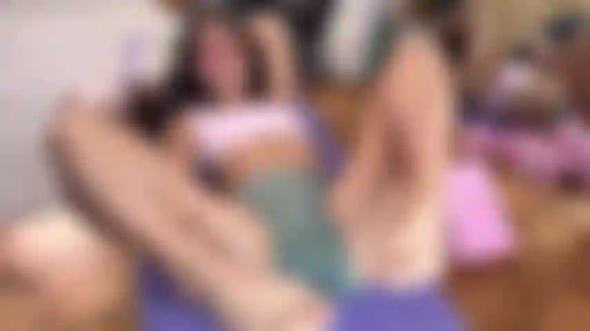 Yoga stretch leads to enormous dildo pussy stretch