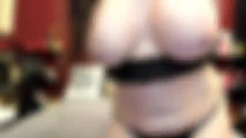 (GS.498) GoldieStar performs in GOLD SHOW. Roleplay (Calling all in the room by name...) 15:01 Minutes. GILF, Sucking Hairy Pussy, Squirting, Light up Interactive Toy, Anal, DP, Airtight, OIL (3/5/2022)