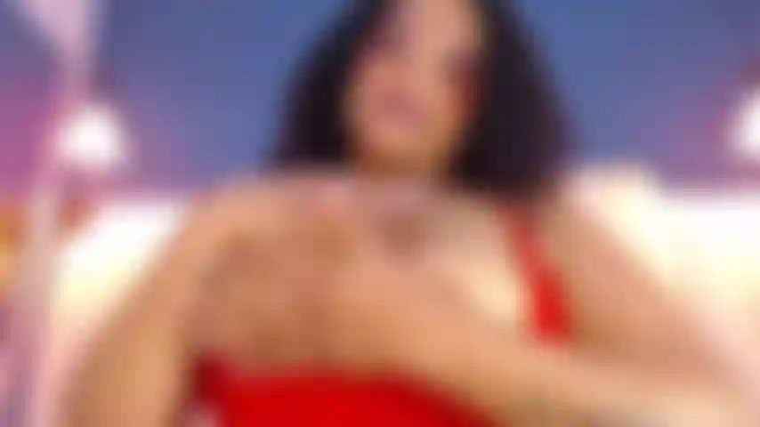 Oiled massage in boobs