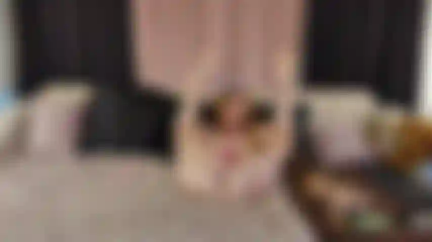 5 Finger pussy stretch.