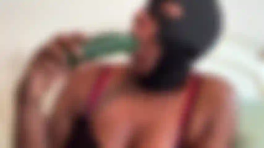 Headusa's Wet Mouth Drowns BBC (Fetish)