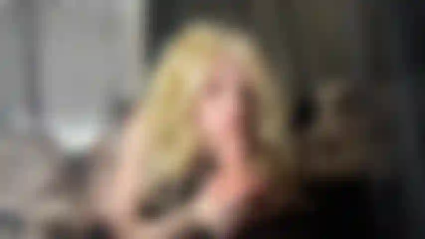 Blondie shoves her face full of fat cock in her free time 💫