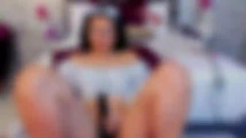 I like to reward your good taste, i want you to see me very horny enjoying my vibrator.