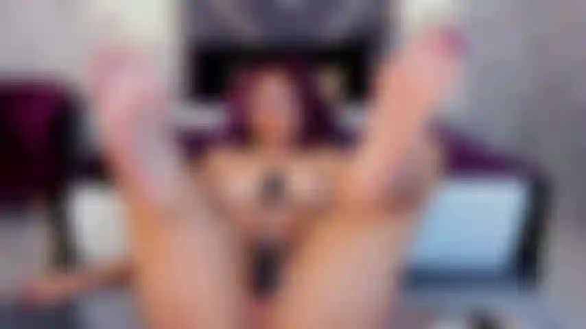 Today i let myself be carried away by pleasure as i play with my favorite vibrator. Every moan, every movement, is captured for you to feel like you're right here with me. Dare to see how i push myself to the limit?