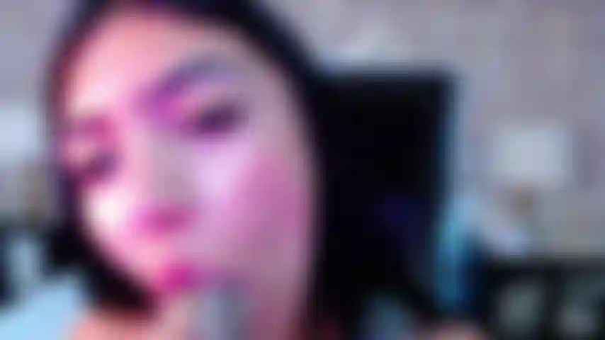 LATINA MODEL HOLLYLINCON FUCKS HER PERFECT PUSSY AND SUCKS HER TOY