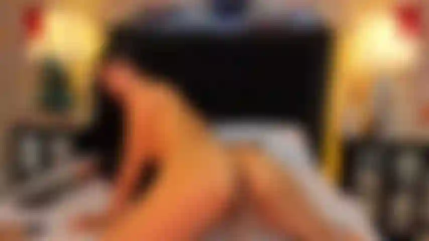 Play with my ass and pussy