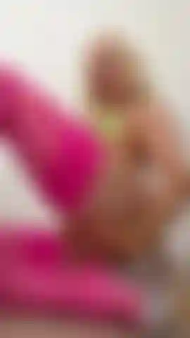 Can i give you a lap dance baby? 😚 Watch me twerk, grind and tease you with my body from every angle.. Of course i let my little titties out 🤭 and rub and pull my panties to the side at the end. 😳 If you love to watch me dance in my heels, this video is for you. 🩷.