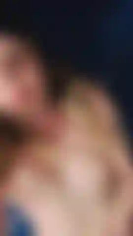 Mini naked play sesh in bed <3