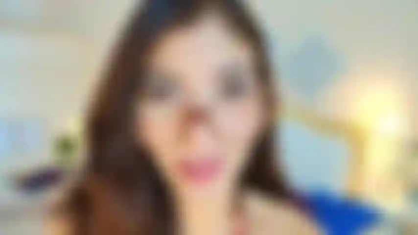 naugty Isa is ready to give you the best deepthroat while you enjoy of her big and tasty ass